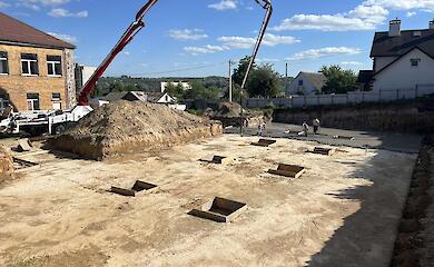 Васильковская громада активно строит укрытия (фото)