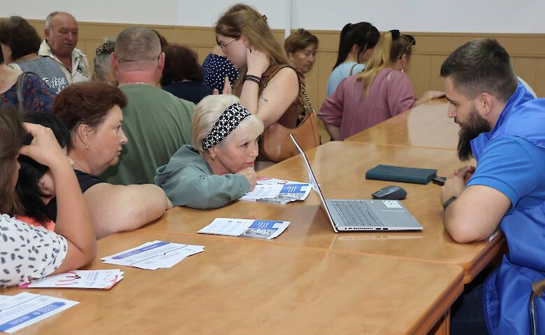 В Василькове продолжается прием заявок пострадавших от ракетного обстрела