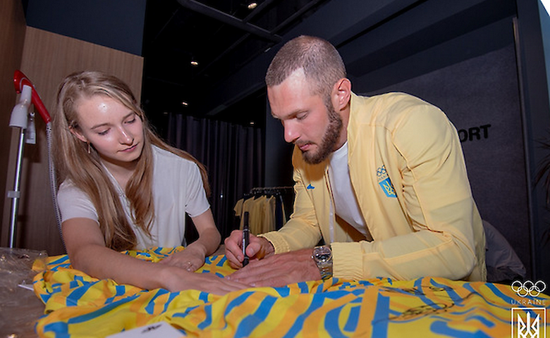 Обухівський спортсмен презентував спортивну форму олімпійської збірної України