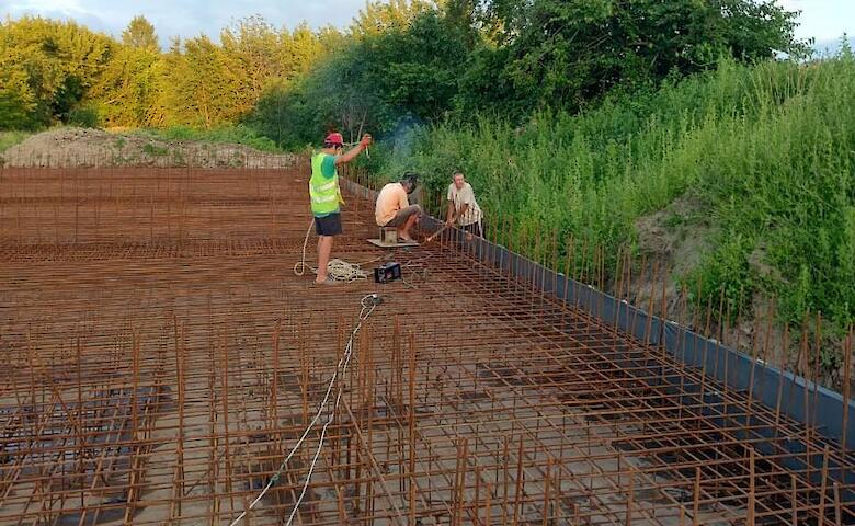 В Ржищеве строят современное укрытие для гимназии "Гармония"
