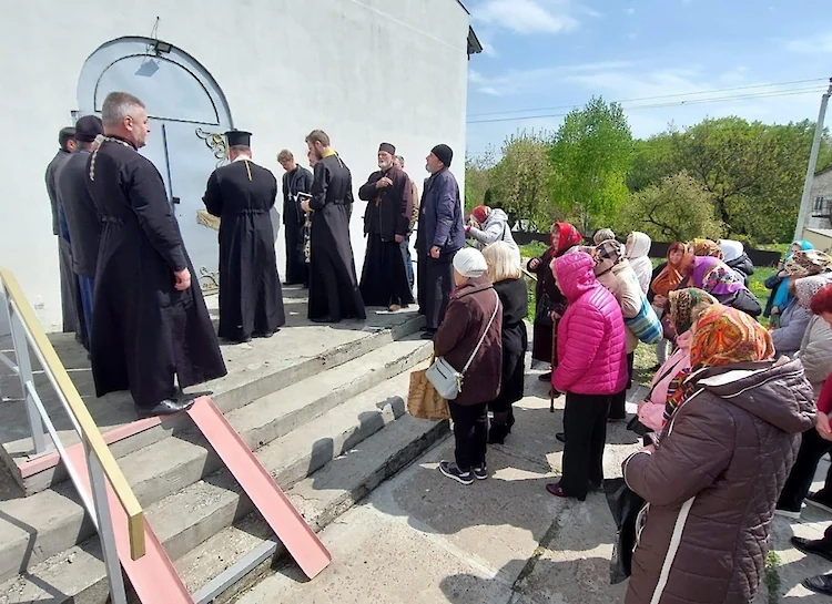 Життя після московських попів: розмова з настоятелем храму про виклики та плани