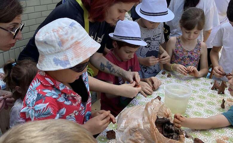 В музее Козина состоялся многолюдный мастер-класс по гончарству