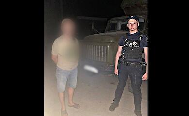 Избил охранника и угнал грузовик: правоохранители Обуховщины задержали преступника