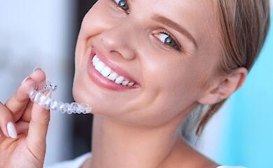 Елайнери Invisalign: сучасна альтернатива брекетам