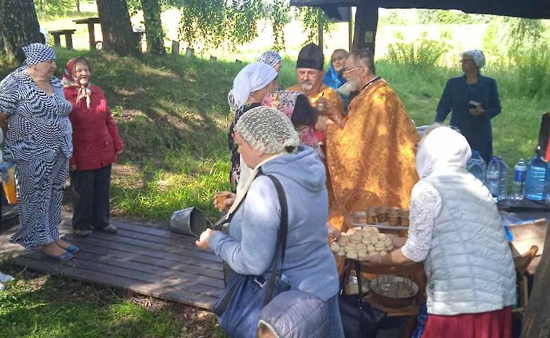 Малі Дмитровичі: громада, котра першою позбулася московського попа