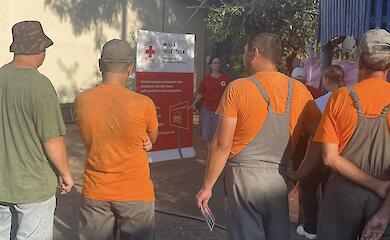 Коммунальщикам Украинки провели инструктаж по минной безопасности