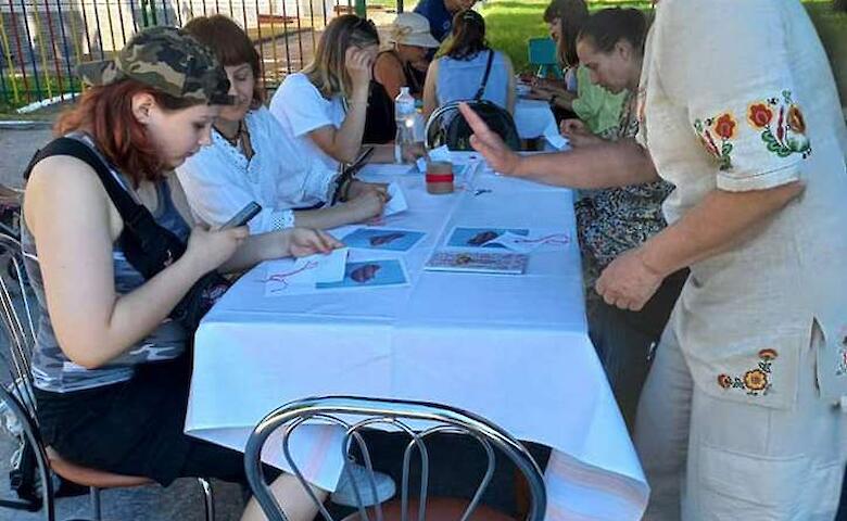 В Трипольском музее провели последний в этом году мастер-класс по обуховской вышивке