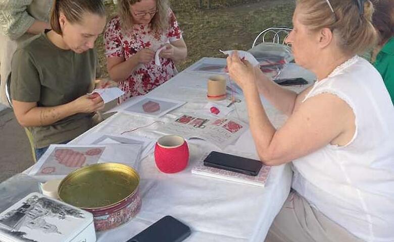 В Трипольском музее провели последний в этом году мастер-класс по обуховской вышивке