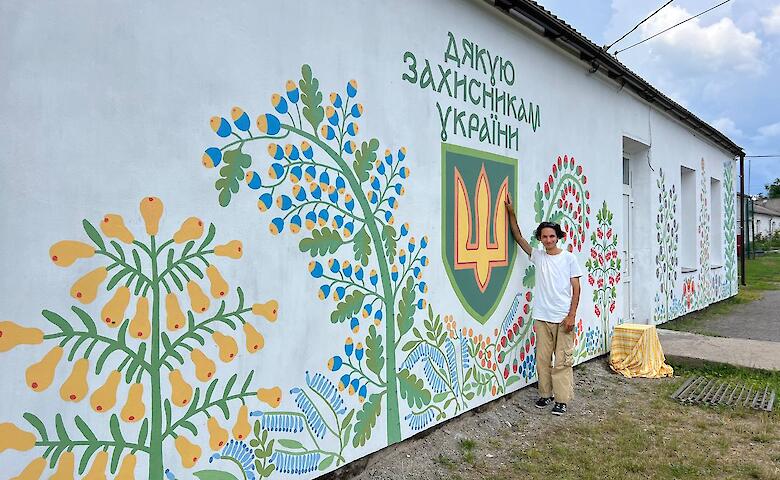 Художник из Триполья создал мурал на Подолье
