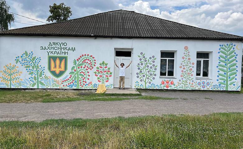 Художник из Триполья создал мурал на Подолье