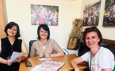 Столичные искусствоведы встретились с обуховской мастерицей: говорили о культурном наследии