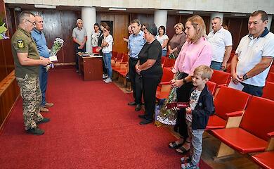 Родным героев Кагарлыччины вручили их посмертные награды