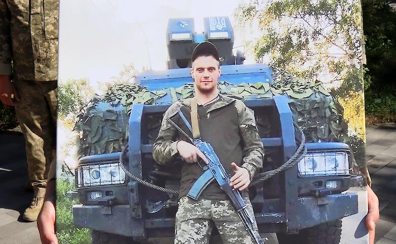 Семье погибшего Героя с Херсонщины вручили его посмертный орден в Василькове